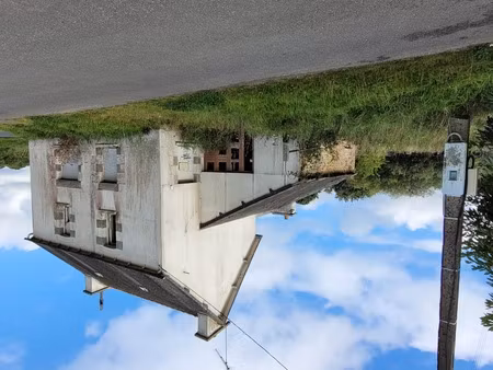 vente maison en pierres sous ardoises – projet à rénover avec grand potentiel !