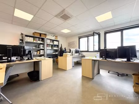 location local commercial 12 pièces