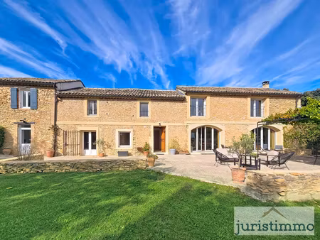 superbe mas provençal rénové – 270 m² sur 3 931 m² de terrain à uchaux