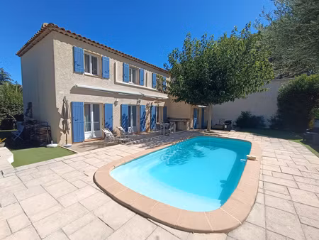villa - t4 - 130m2 - garage - piscine - stationnements
