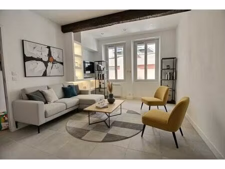 studio vidauban centre ville refait à neuf