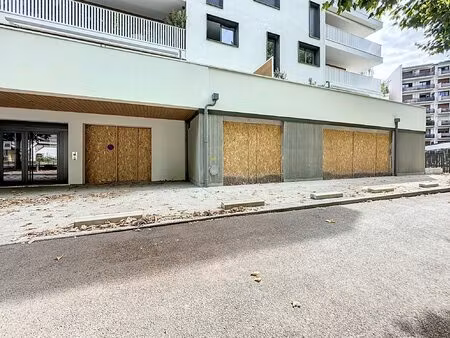 annecy 74000 a louer local commercial 117 m²