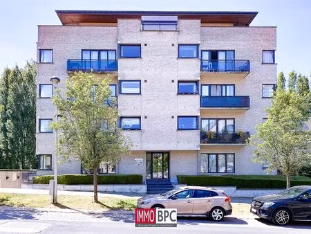 commercieel te koop in ganshoren met 30 slaapkamers