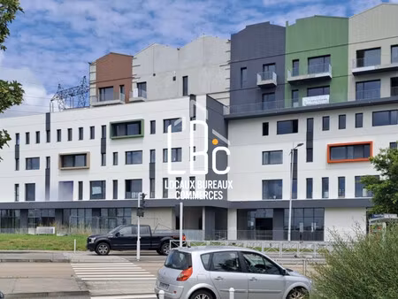 location local professionnel 150m² reze 44400