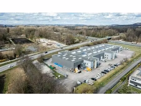 location commerce 415 m² à la verpillière (38290)