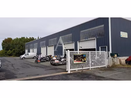 location parking 53 m² à rochefort (17300)  450 €