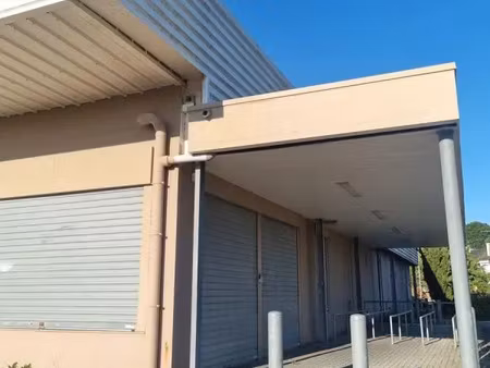 local a louer bail precaire 970 m²