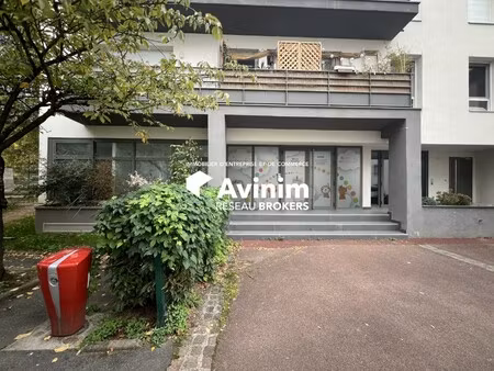 location local commercial