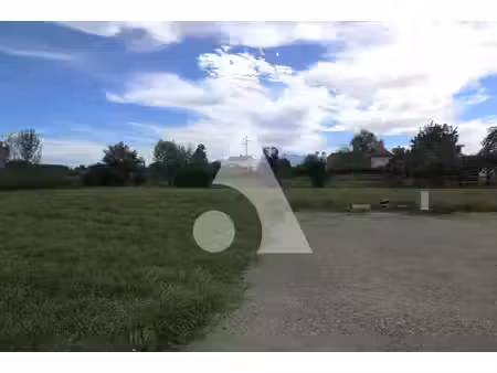 terrain borderes-sur-l’echez de 929 m²