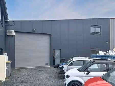 location commerce 150 m² à val d’oingt (69620)
