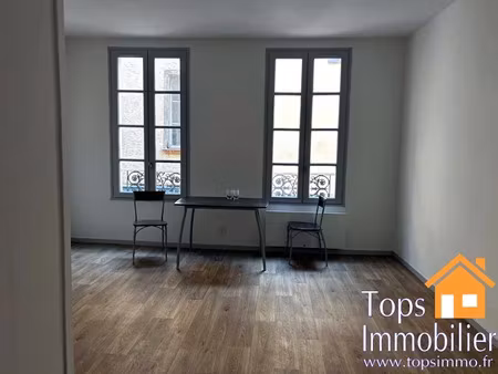 location appartement 2 pièces 38 m² à villefranche-de-rouergue (12200)  400 €