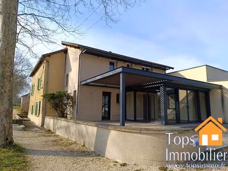 location appartement 3 pièces 60 m² à villefranche-de-rouergue (12200)  660 €