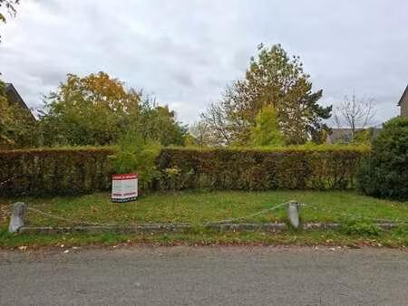 terrain à bâtir dans quartier très calme