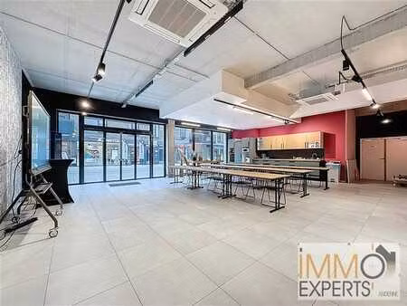 spacieuse surface commerciale dans l'hypercentre d'andenne