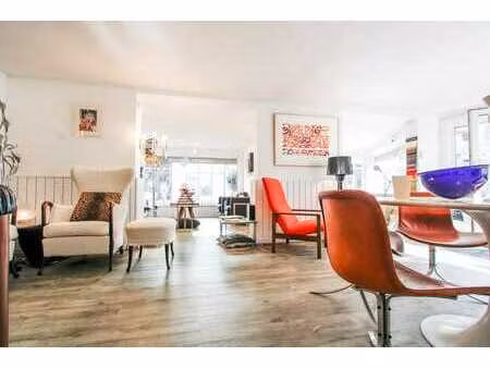 rez-de-chaussée commercial d’angle avec studio et apparteme