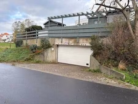 boxe de garage privé