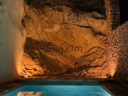 maison de luxe à vendre à montaren-et-saint-médiers