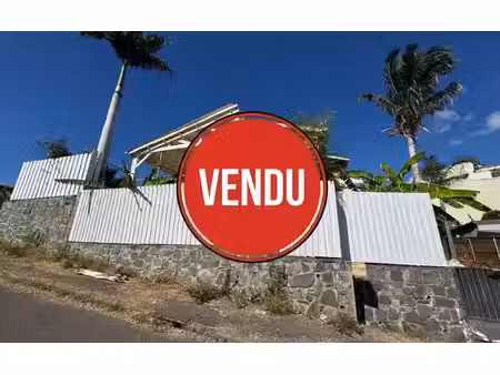 immeuble koungou m² t-8 à vendre  660 000 €