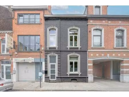 plongez au coeur de cette maison de maitre 2ch renovee !