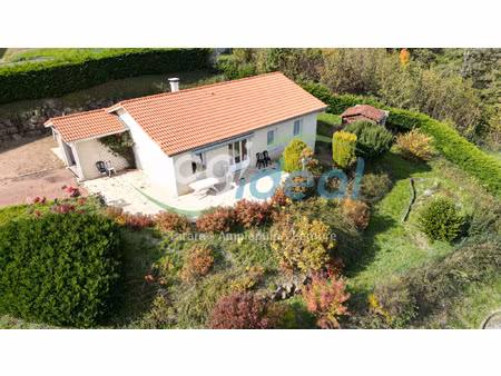 villa de plain-pied de 2000 sur 1043m2 de terrain