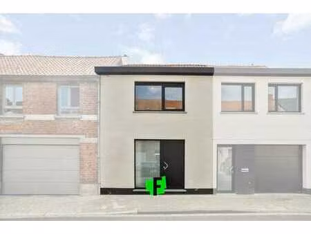 maison de ville rénovée à messines.