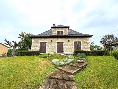 maison de 120 m² habitables avec garage sur 839 m² de terrain clos