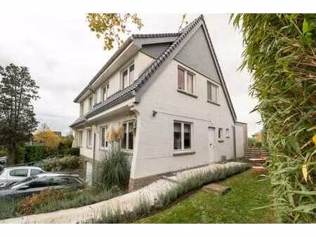 linkebeek: maison 3ch de 131m² rénovée en 2023