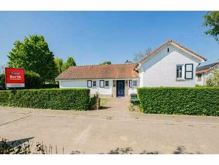 une villa 4 façades avec 2 chambres + bureau/chambre d'enfa…