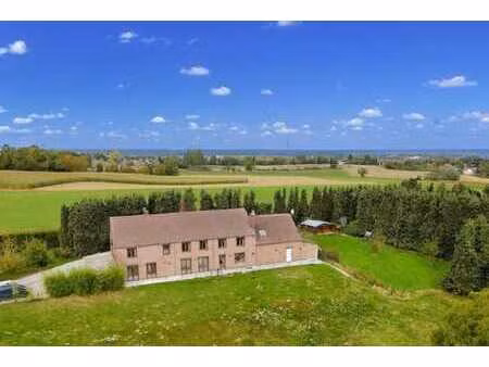 propriété de caractère sur 1 27ha de nature préservée...