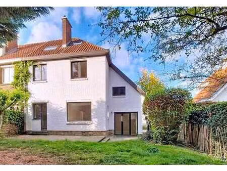 maison 4 chambres avec jardin dans un cadre idéal au calme.