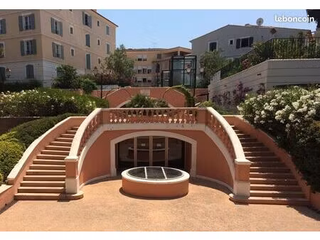 garage / box fermé saint tropez place des lices