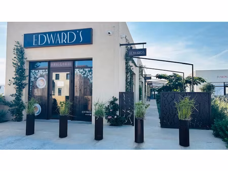 à louer local commercial équipé avec pas-de-porte 6 000 eur