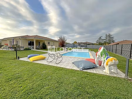 maison de plain-pied saint etienne du bois  01370