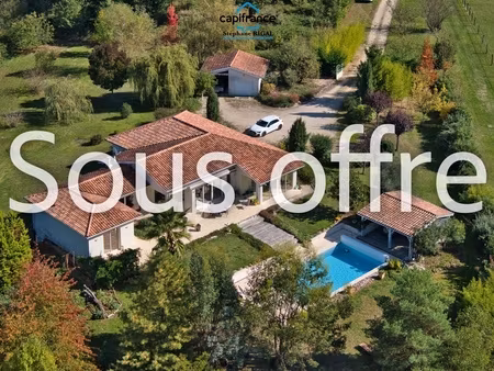 propriete à vendre 6 pièces salles (47) maison de 190 m2 sur 8922m2 de terrain