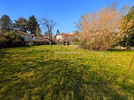 terrain constructible et divisible – 1000 m² – champagne-au-mont-d’or