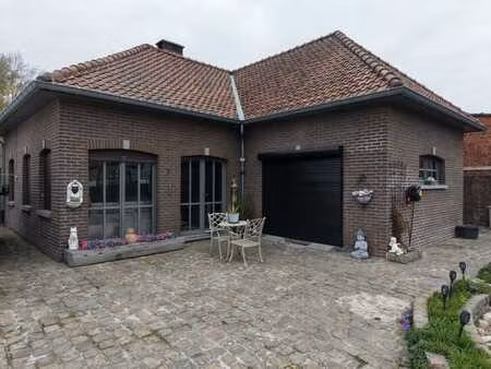 joli plain pied une chambre avec un beau jardin