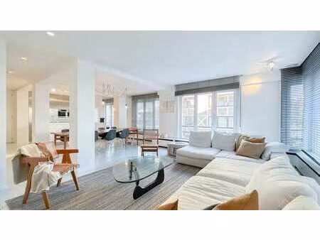 appartement d'angle  offrant une sensation de loft unique...