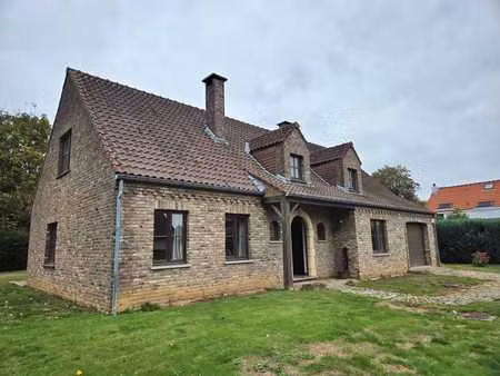 villa 4 chambres avec superbe potentiel et situation rech...