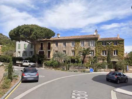 vente parking 62 m² à la garde-freinet (83680)  75 000 €