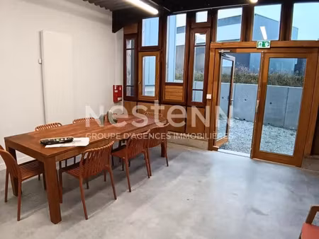 a vendre bureaux vannes est de 40 m2