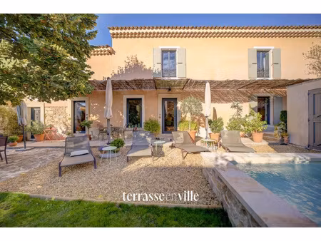 oppede - villa t6 - 300 m2 - terrain 750 m2 - piscine - gara