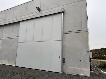 a louer chais/entrepot 168eurht/m2/an