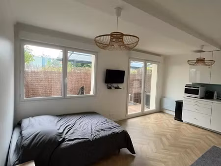 location meublée appartement 1 pièce 30 m² à thiais (94320)  890 €