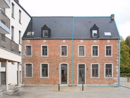 maison à usage de bureaux au centre de genappe