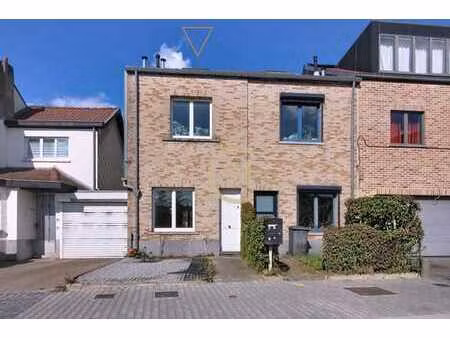 prox métro kraainem. maison 2 ch + grenier