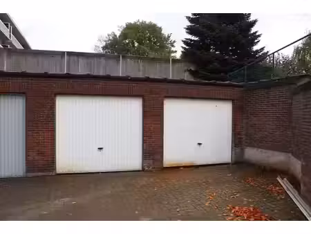 centraal gelegen garagebox 19m2