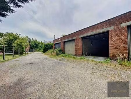 ◊ garage fermé à louer