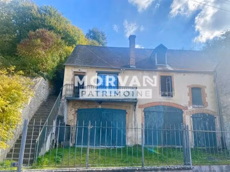 chatillon-en-bazois : maison de bourg 102.56 m 2 avec grenier aménageable  dépendances 137