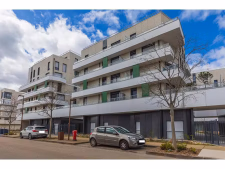 location appartement 4 pièces 86 m² à saint-germain-en-laye (78100)  1 805 €