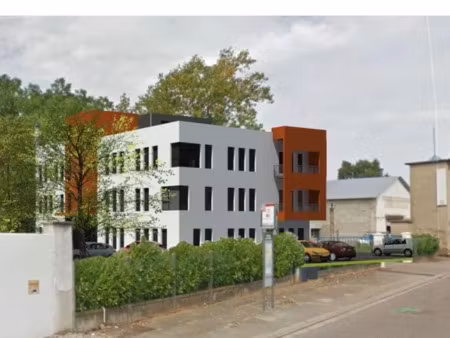 location locaux professionnels 380 m² à chassieu (69680)  3 858 €